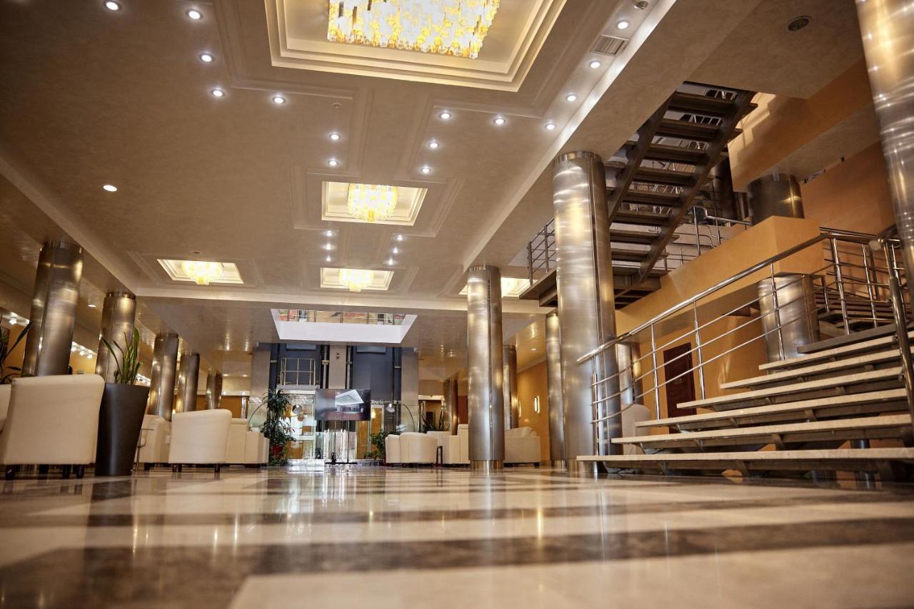 Platium Spa&Resort Kozyn Екстериор снимка