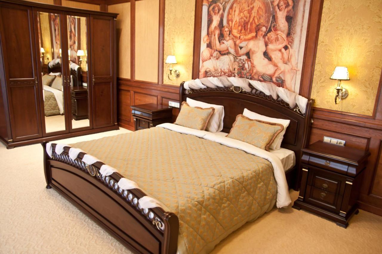 Platium Spa&Resort Kozyn Екстериор снимка