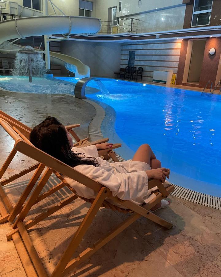 Platium Spa&Resort Kozyn Екстериор снимка
